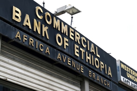 Ngân hàng Ethiopia tìm cách thu hồi hàng triệu USD cho khách hàng rút nhầm