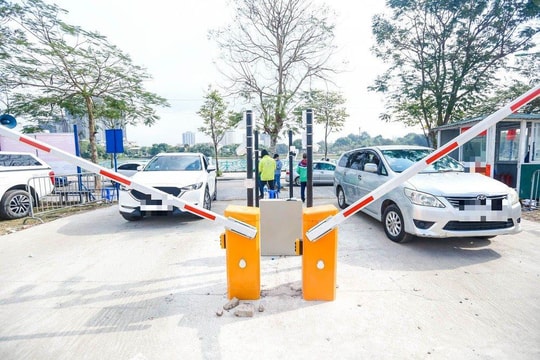 Hà Nội: Yêu cầu báo cáo việc thu phí đỗ xe bằng công nghệ