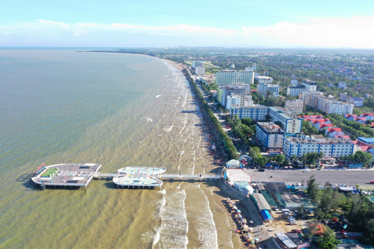 Biển Hải Tiến chào đón du khách