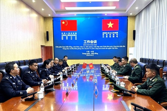 Hội đàm giữa Biên phòng Hà Giang với Trạm Kiểm soát biên phòng Xuất nhập cảnh Thiên Bảo (Trung Quốc)