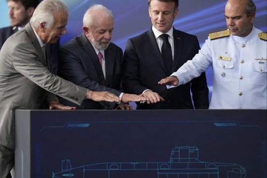 Pháp sẽ giúp Brazil phát triển tàu ngầm năng lượng hạt nhân