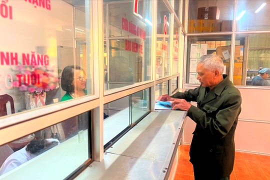 Từ 1/4, BHXH Hà Tĩnh dừng in thẻ BHYT giấy đối với người đã có căn cước công dân