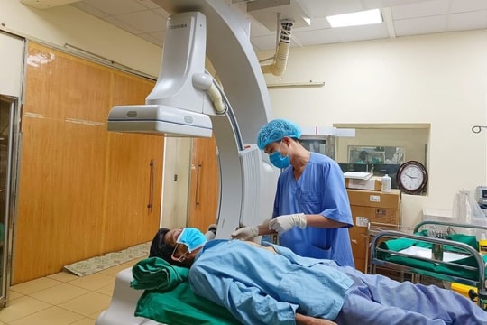 Cấy máy phá rung tự động dự phòng đột tử do hội chứng Brugada