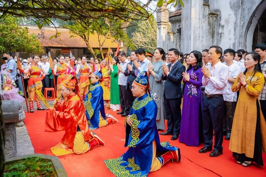 Khai mạc Lễ hội Đền Bà Triệu năm 2024