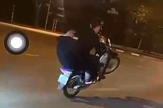 Điều tra nhóm thanh niên chạy xe bốc đầu đăng lên mạng xã hội