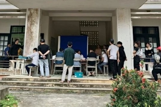 Tuýt còi hoạt động khám bệnh siêu tốc