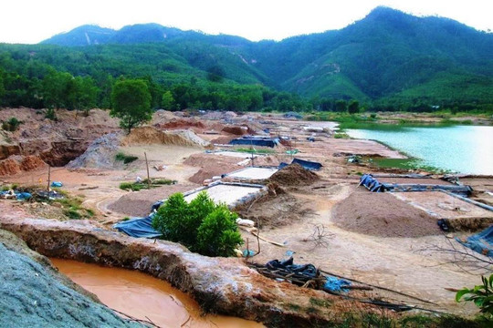 Gắn trách nhiệm người đứng đầu nếu để xảy ra khai thác vàng trái phép
