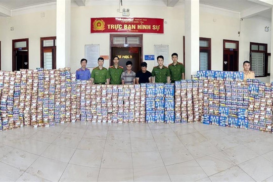 Nghệ An: Bắt 2 đối tượng vận chuyển 1,4 tấn pháo