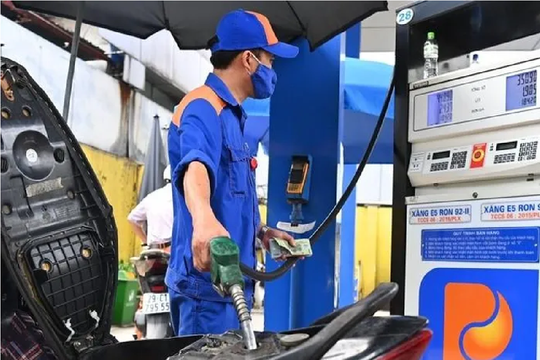 Giá xăng E5 RON 92 tăng trong khi giá xăng RON 95 giảm nhẹ