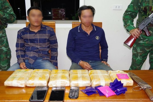 Hai đối tượng người Lào vận chuyển trái phép ma túy