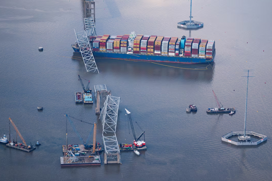 Tổng thống Biden khảo sát cây cầu bị sập ở Baltimore