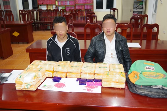 Bắt giữ 2 đối tượng mua bán, vận chuyển 120.000 viên ma túy tổng hợp