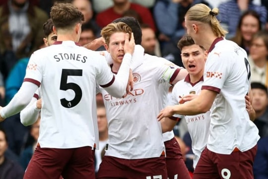 Man City ngược dòng thành công trước Crystal Palace
