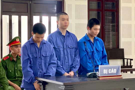 Thiếu tiền tiêu, bộ ba rủ nhau đi trộm, cướp