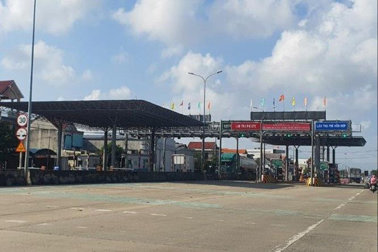Dân phản đối yêu cầu đóng điểm mở để 'gom xe' qua Trạm thu phí