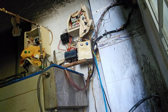 Cứu hai cháu nhỏ khỏi vụ cháy nhà trong hẻm