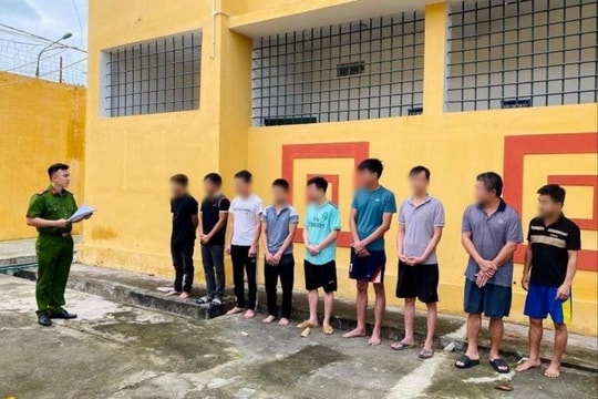9 đối tượng đánh bạc bằng hình thức xóc đĩa