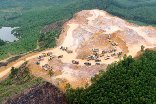 Thạch Hà (Hà Tĩnh): Hàng loạt vi phạm tại khu mỏ đất san lấp phục vụ cao tốc