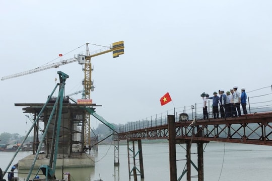 Người dân 2 huyện Thiệu Hóa, Hoằng Hóa ngóng cầu Xuân Quang hợp long