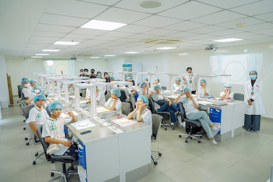 Nhiều trường đại học TP.HCM công bố điểm chuẩn học bạ