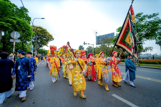 Đặc sắc lễ hội điện Huệ Nam