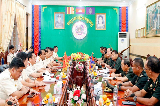 Công an tỉnh An Giang thăm, chúc Tết các lực lượng vũ trang Campuchia