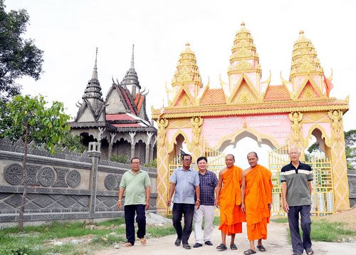 Người đảng viên dân tộc Khmer đi đầu trong phong trào địa phương