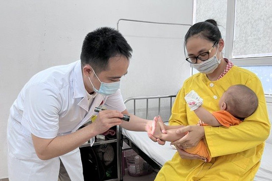 Hơn 10.000 trường hợp mắc bệnh tay chân miệng trên cả nước