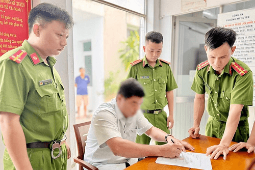 Bắt Phó Chủ tịch UBND TP Long Xuyên