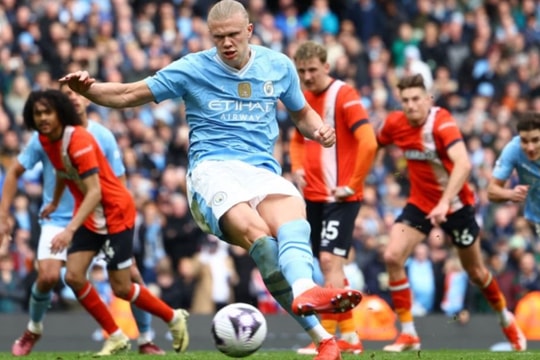 Man City chiến thắng dễ dàng trên sân nhà Etihad