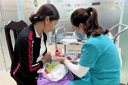 Hà Nội: Rà soát trẻ em chưa tiêm đủ liều vaccine sởi, rubella