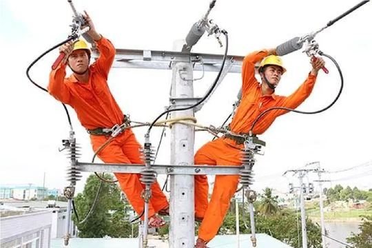 Đảm bảo cung ứng điện dịp Giỗ Tổ Hùng Vương, lễ 30/4 - 1/5