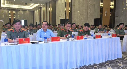 Tập huấn công tác thi đua, khen thưởng trong Công an nhân dân