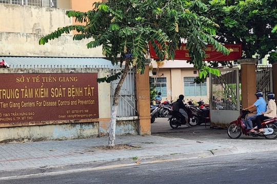 Truy tố nguyên Giám đốc CDC Tiền Giang và bộ sậu