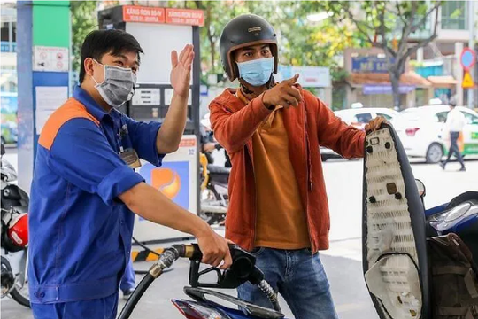 Điều hành giá xăng dầu sớm một ngày