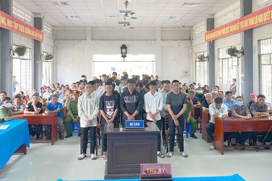 Gây rối trật tự công cộng, 44 bị cáo lĩnh án