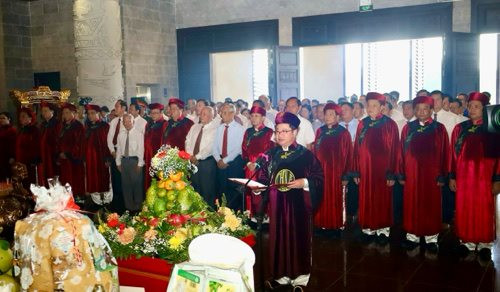 Cần Thơ: Long trọng Lễ dâng hương tại Đền thờ Vua Hùng