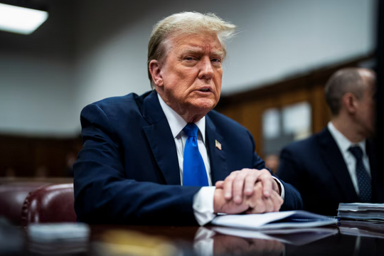 Xét xử ông Donald Trump: Một thành viên bồi thẩm đoàn xin rút