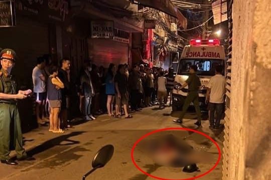 Hà Nội: Người đàn ông bị đâm gục trong đêm trên phố Cự Lộc