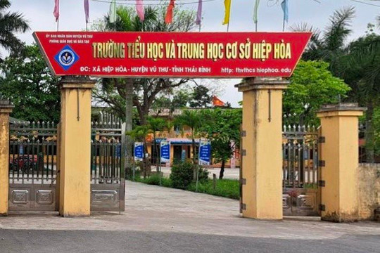 Học sinh trường Hiệp Hòa phải học cả ngày Giỗ Tổ Hùng Vương