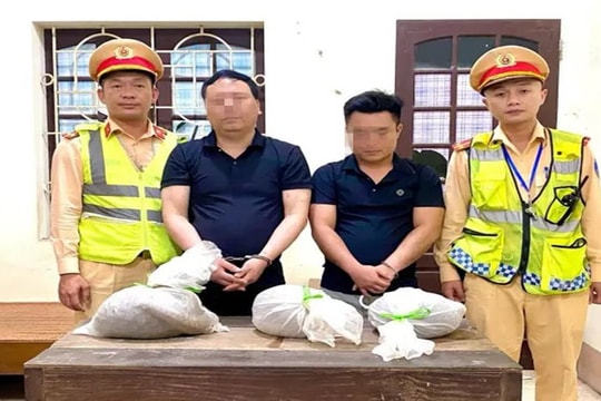 Bắt giữ hai đối tượng vận chuyển động vật quý hiếm
