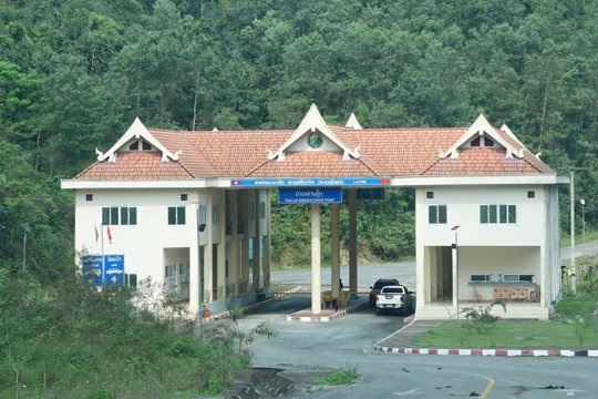 Giải bài toán thông thương qua cặp cửa khẩu Khẹo - Tha Lấu