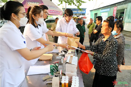 Điện Biên: Hơn 1.000 đồng bào các dân tộc được khám bệnh, cấp phát thuốc miễn phí