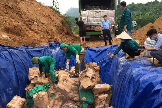 Yên Bái: Xử phạt, tiêu hủy gần 7 tấn chân gà đông lạnh không rõ nguồn gốc