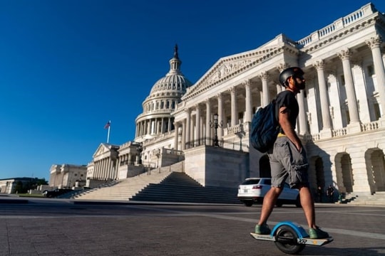 Hạ viện Mỹ thông qua gói viện trợ hàng tỷ USD cho Ukraine, Israel