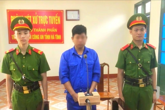 ​Mâu thuẫn trong lúc đánh bạc, gã đàn ông lao xe vào nhóm bạn