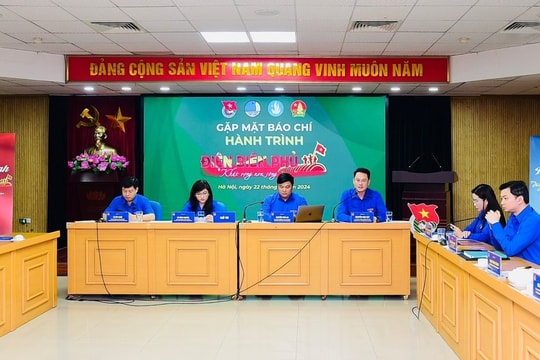 200 đại biểu thiếu nhi tham gia Liên hoan "Chiến sĩ nhỏ Điện Biên"