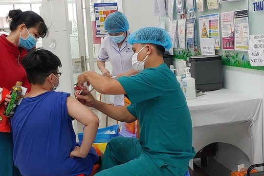 TP.HCM triển khai tiêm vaccine 5 trong 1 cho trẻ