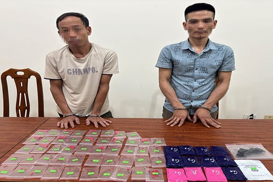 Khởi tố 2 đối tượng mua bán ma túy