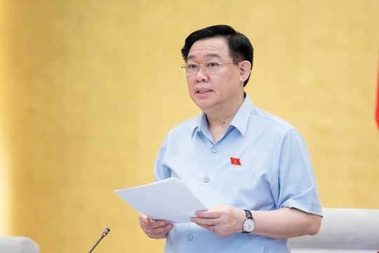 Chủ tịch Quốc hội Vương Đình Huệ phát biểu bế mạc phiên họp 32 của UBTVQH